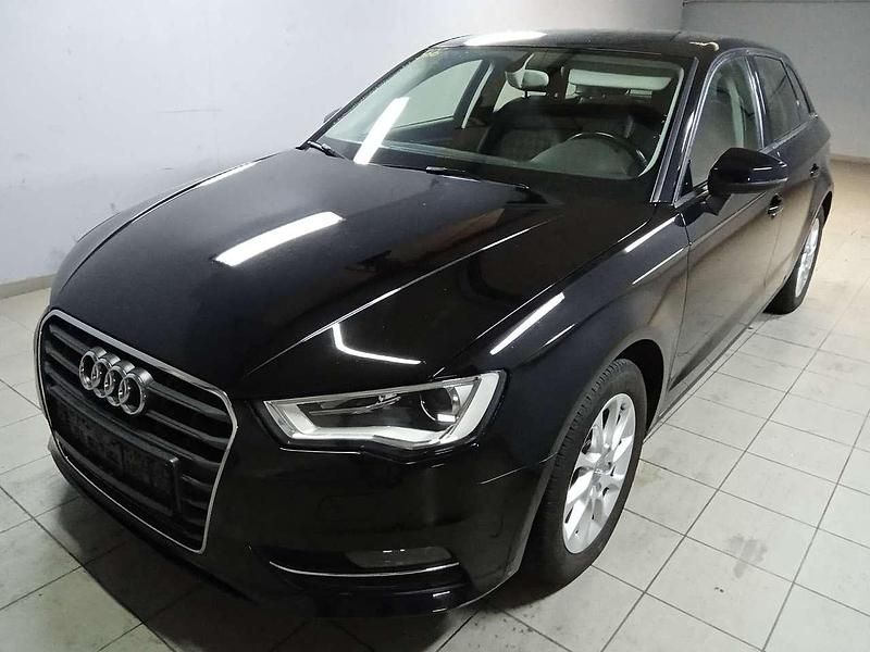 Brillantschwarz Gebraucht 2014 Audi A3 Attraction Limousine | 9.900 € (Superpreis) - Bild 1/4
