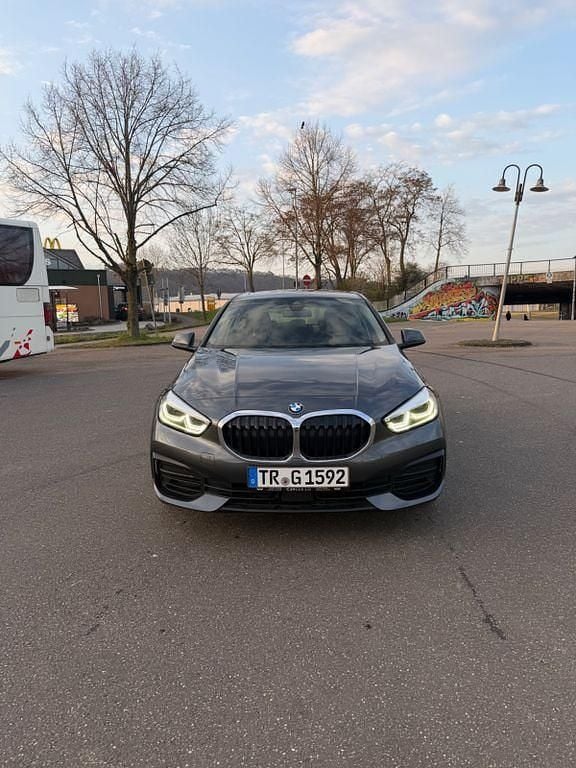 Gebraucht BMW 116 Advantage 116 PS (85 kW) 2021 Grau Kleinwagen