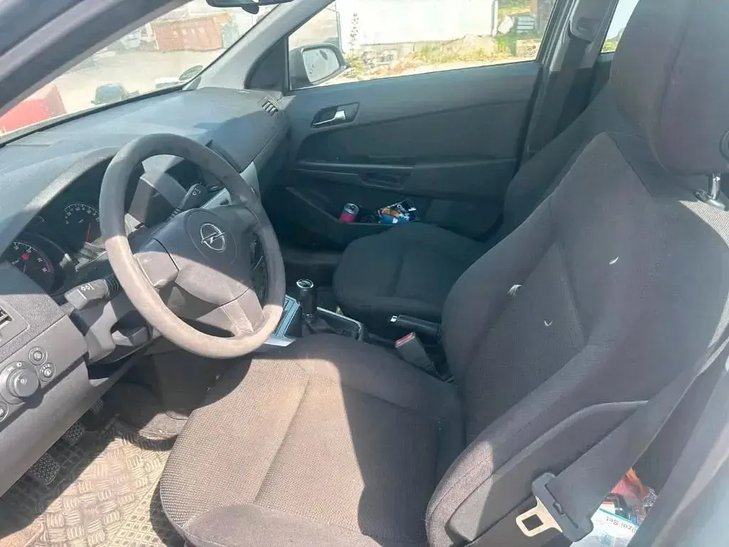 Gebraucht Opel Astra 90 PS (66 kW) 2009 Grün Kleinwagen
