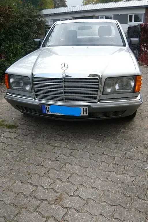 Gebraucht Mercedes 280 185 PS (136 kW) 1981 Silber Limousine