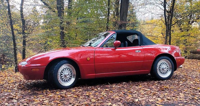 Second-hand Mazda MX5 150 CP (110 kW) 1991 Roșu Cabrio