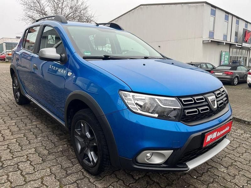 Gebraucht Dacia Sandero Celebration 90 PS (66 kW) 2018 Blau SUV