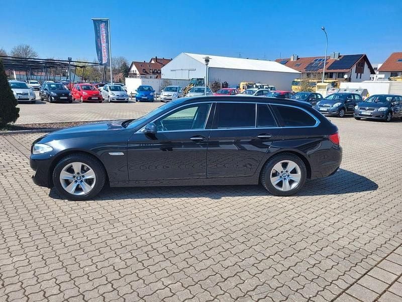 Gebraucht BMW 525 204 PS (150 kW) 2011 Schwarz Kombi