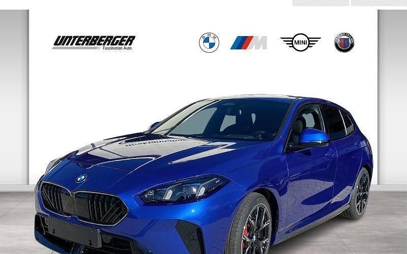 Blau Neu 2025 BMW 120 Shadowline Kleinwagen | 50.970 € - Bild 1/4