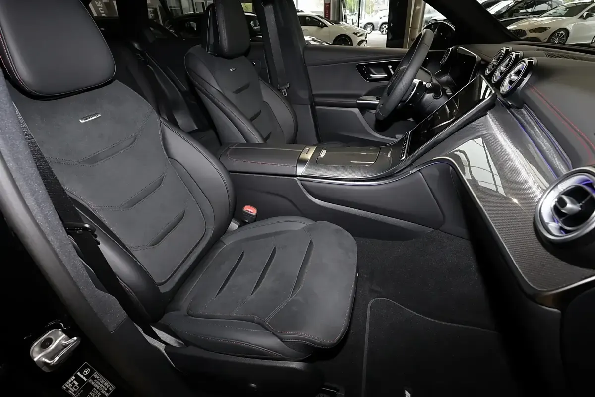 Gebraucht Mercedes GLC43 AMG AMG 421 PS (309 kW) 2026 Unilack schwarz uni SUV