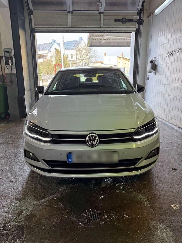 Weiß Gebraucht 2021 VW Polo Highline Kleinwagen | 16.300 € (Fairer Preis) - Bild 1/4