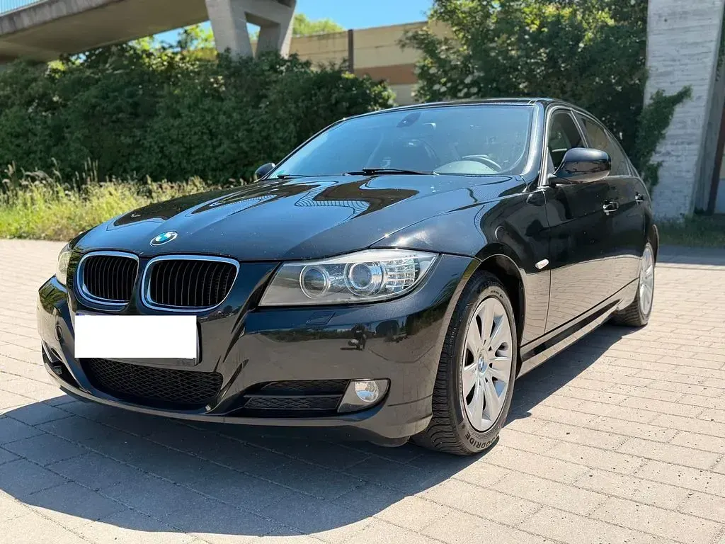 Gebraucht BMW 316 116 PS (85 kW) 2010 Schwarz Limousine