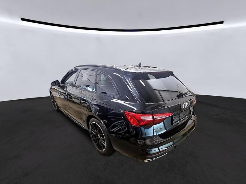 Gebraucht Audi A4 S-Line 163 PS (119 kW) 2023 Schwarz Kombi