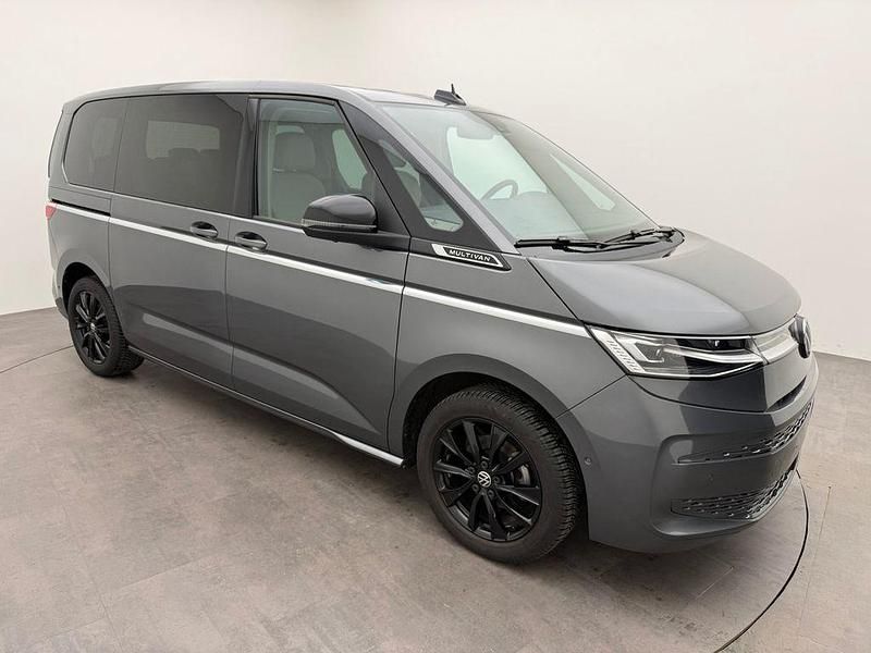 Gebraucht VW Multivan Style 150 PS (110 kW) 2025 Grau Van