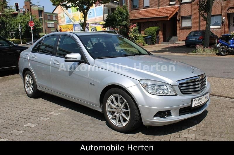 Gebraucht Mercedes C180 156 PS (114 kW) 2009 Iridiumsilber  metalliclack Limousine