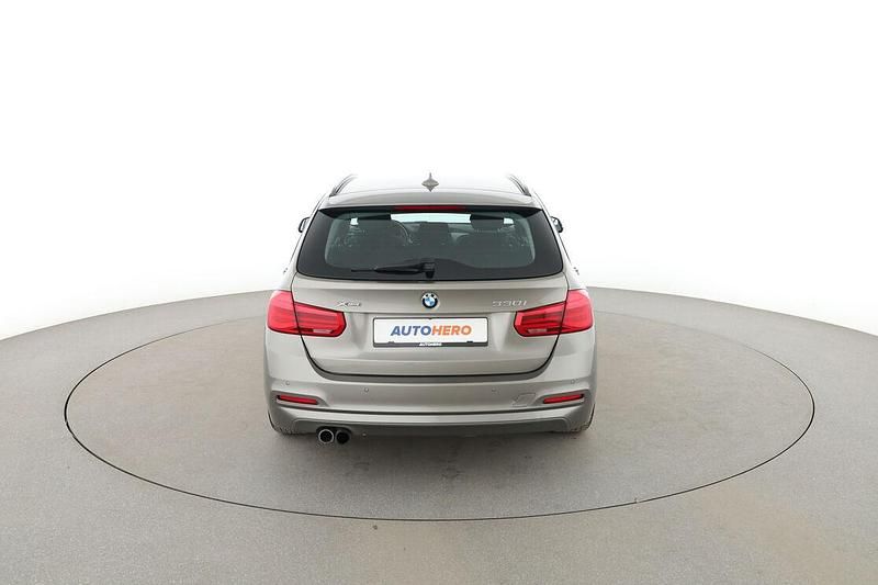 Gebraucht BMW 330 Advantage 252 PS (185 kW) 2016 Grau Kombi
