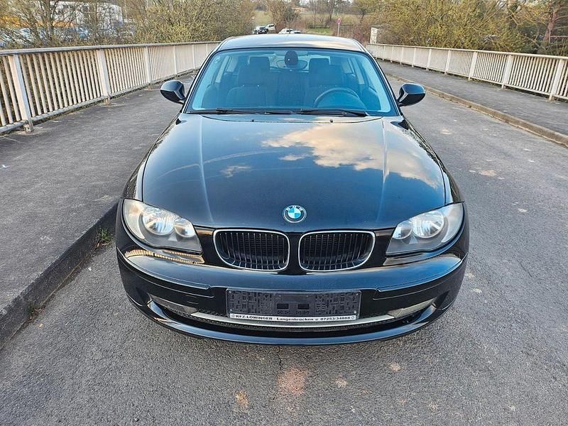 Gebraucht BMW 116 Advantage 122 PS (89 kW) 2011 Schwarz Kleinwagen