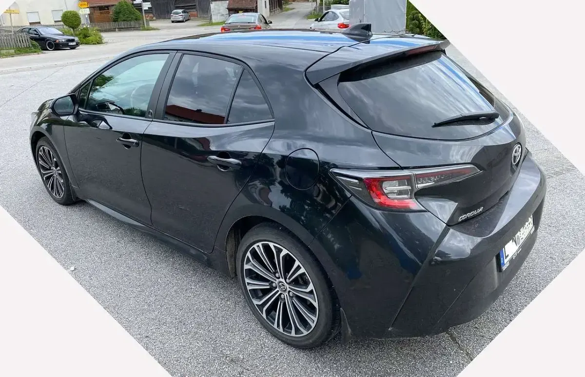 Gebraucht Toyota Corolla Team 116 PS (85 kW) 2021 Schwarz Limousine