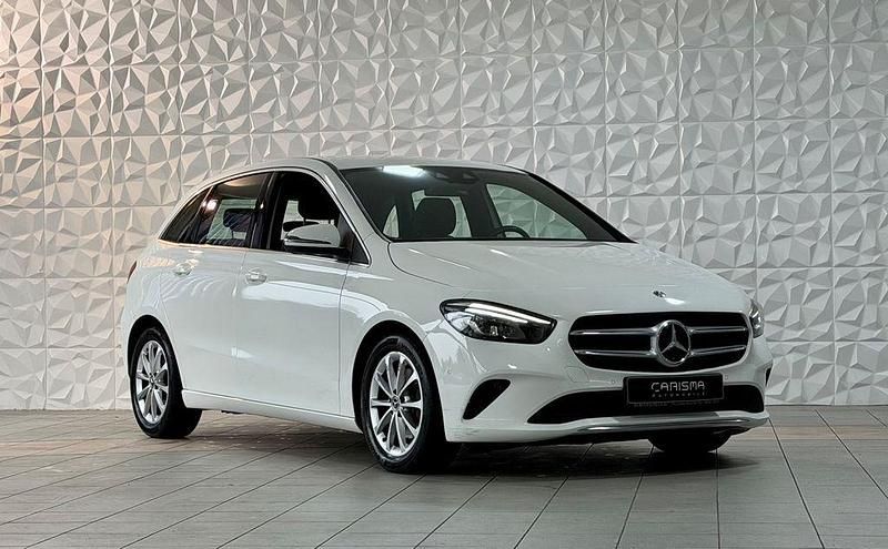 Gebraucht Mercedes B220 190 PS (139 kW) 2019 Weiß Van / Kleinbus