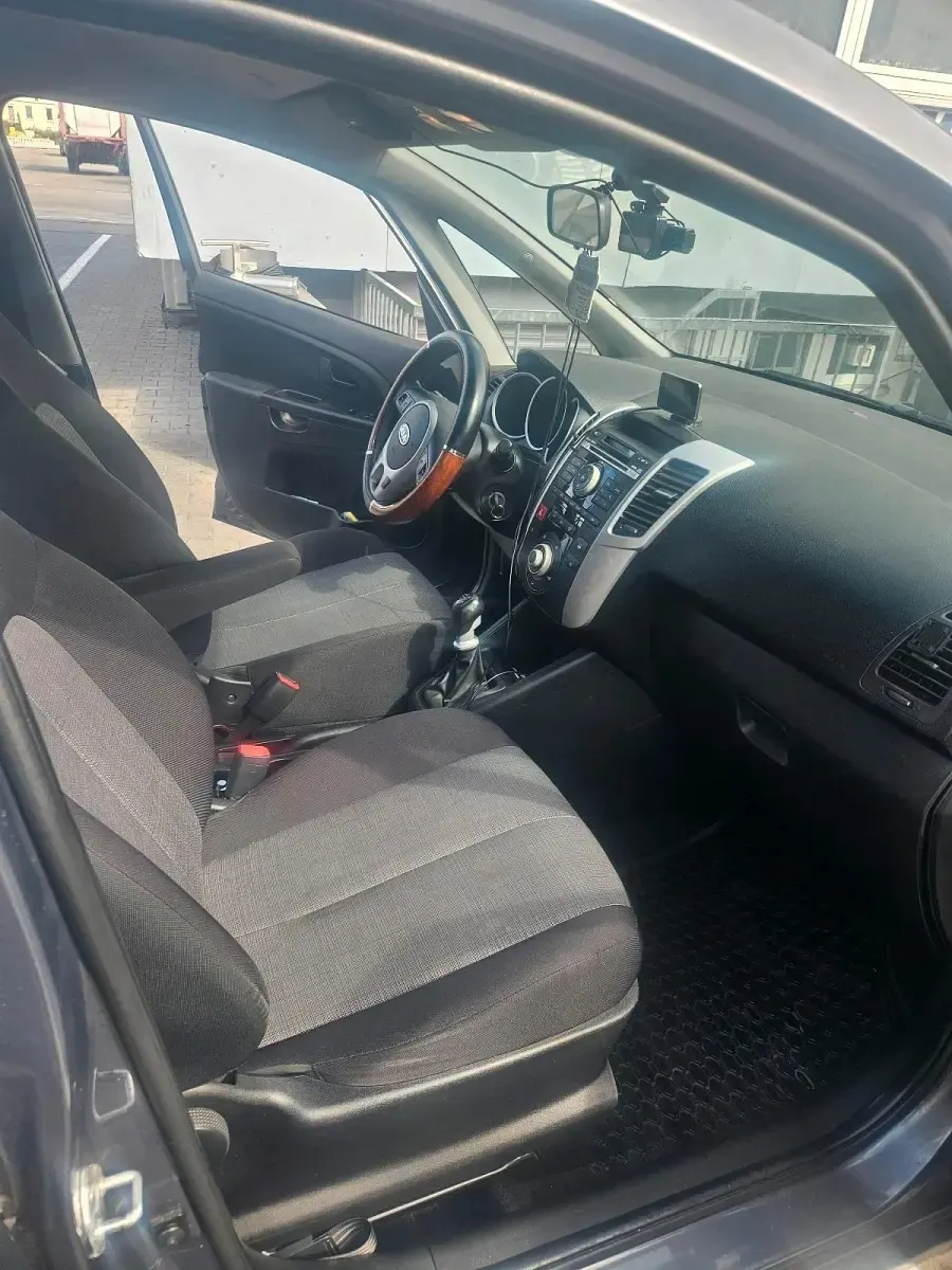 Gebraucht Kia Rio 90 PS (66 kW) 2011 Grau Kleinwagen