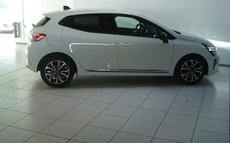 Gebraucht Renault Clio V Techno 91 PS (66 kW) 2025 Gletscherweiss (weiss) Limousine
