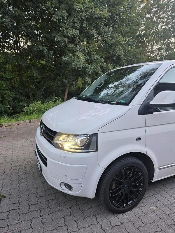 Weiß Gebraucht 2012 VW Multivan Van | 19.999 € - Bild 1/4