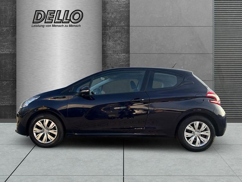 Gebraucht Peugeot 208 Active 68 PS (50 kW) 2015 Blau Kleinwagen