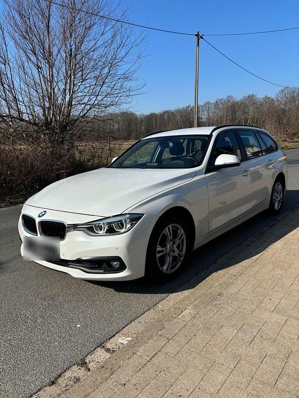 Gebraucht BMW 318 150 PS (110 kW) 2019 Weiß Kombi
