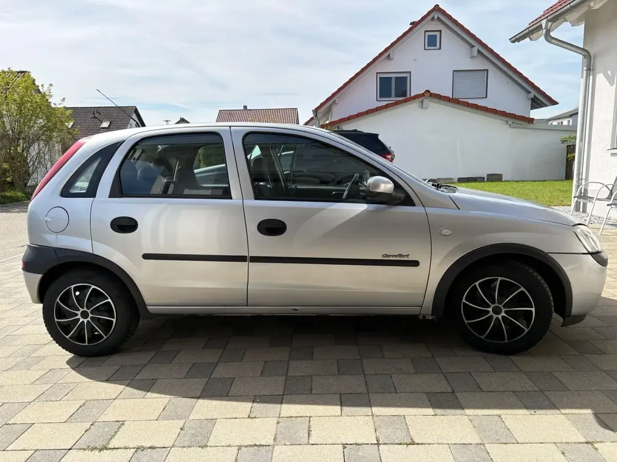 Gebraucht Opel Corsa 58 PS (42 kW) 2000 Silber Limousine