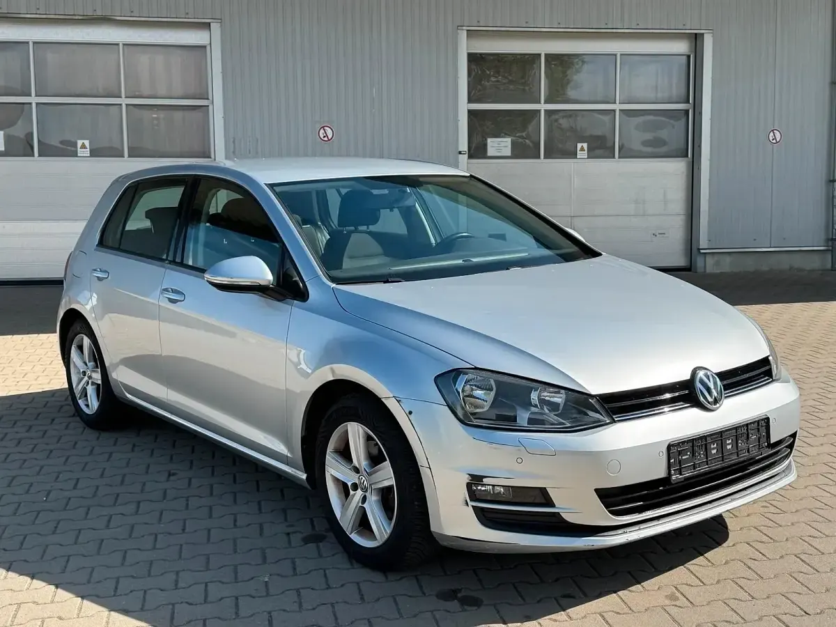 Gebraucht VW Golf VII 105 PS (77 kW) 2013 Silber Limousine