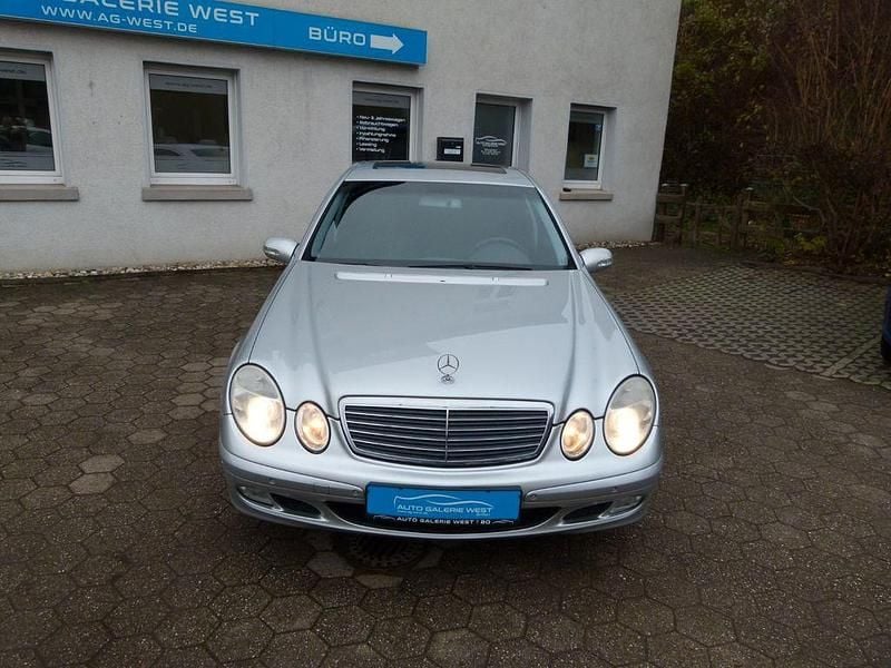 Gebraucht Mercedes E200 163 PS (119 kW) 2004 Silber Limousine