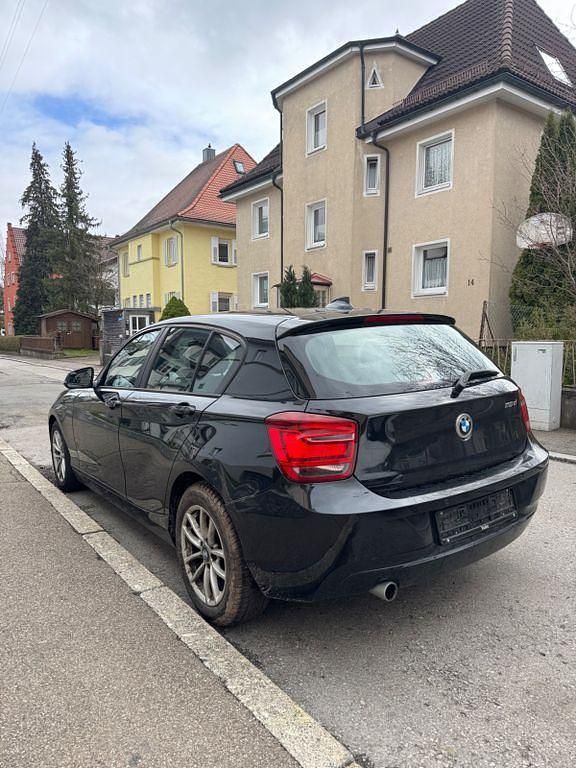Gebraucht BMW 116 Efficient Dynamics 116 PS (85 kW) 2014 Schwarz Kleinwagen