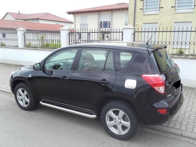 Gebraucht Toyota RAV4 Travel 136 PS (100 kW) 2007 Schwarz metallic SUV