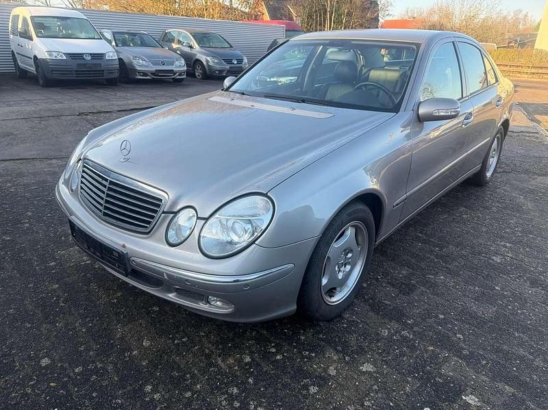 Beige Gebraucht 2002 Mercedes E320 Avantgarde Limousine | 4.500 € (Superpreis) - Bild 1/4