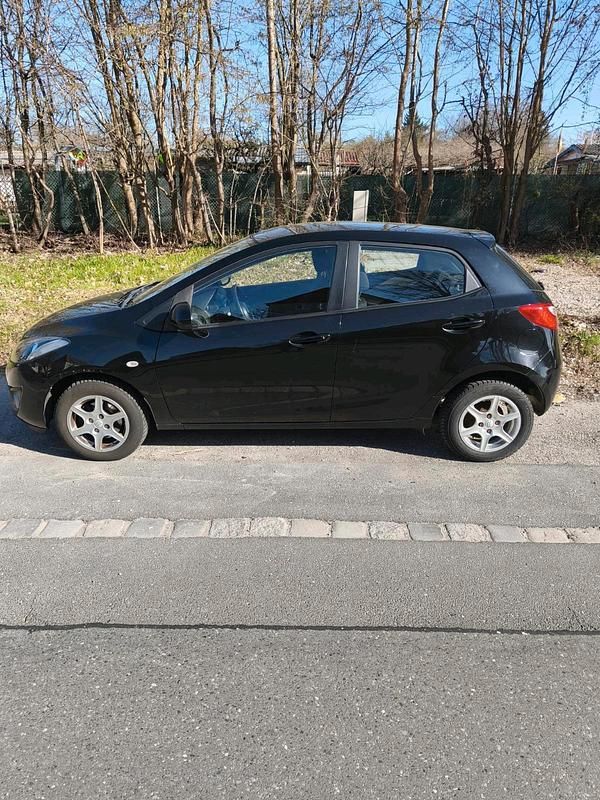 Second-hand Mazda 2 75 CP (55 kW) 2010 Negru Hatchback