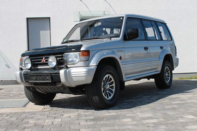 Silber Gebraucht 1992 Mitsubishi Pajero SUV | 10.900 € - Bild 1/4