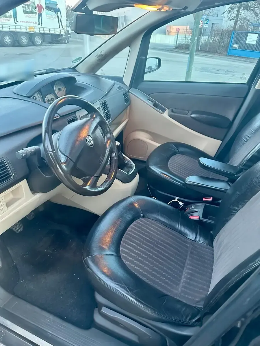 Gebraucht Lancia Musa 105 PS (77 kW) 2005 Schwarz Van / Kleinbus