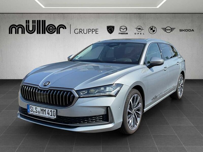 Aluminiumsilber metallic (metallic) Gebraucht 2024 Skoda Superb LAURIN & KLEMENT Kombi | 45.990 € - Bild 1/4