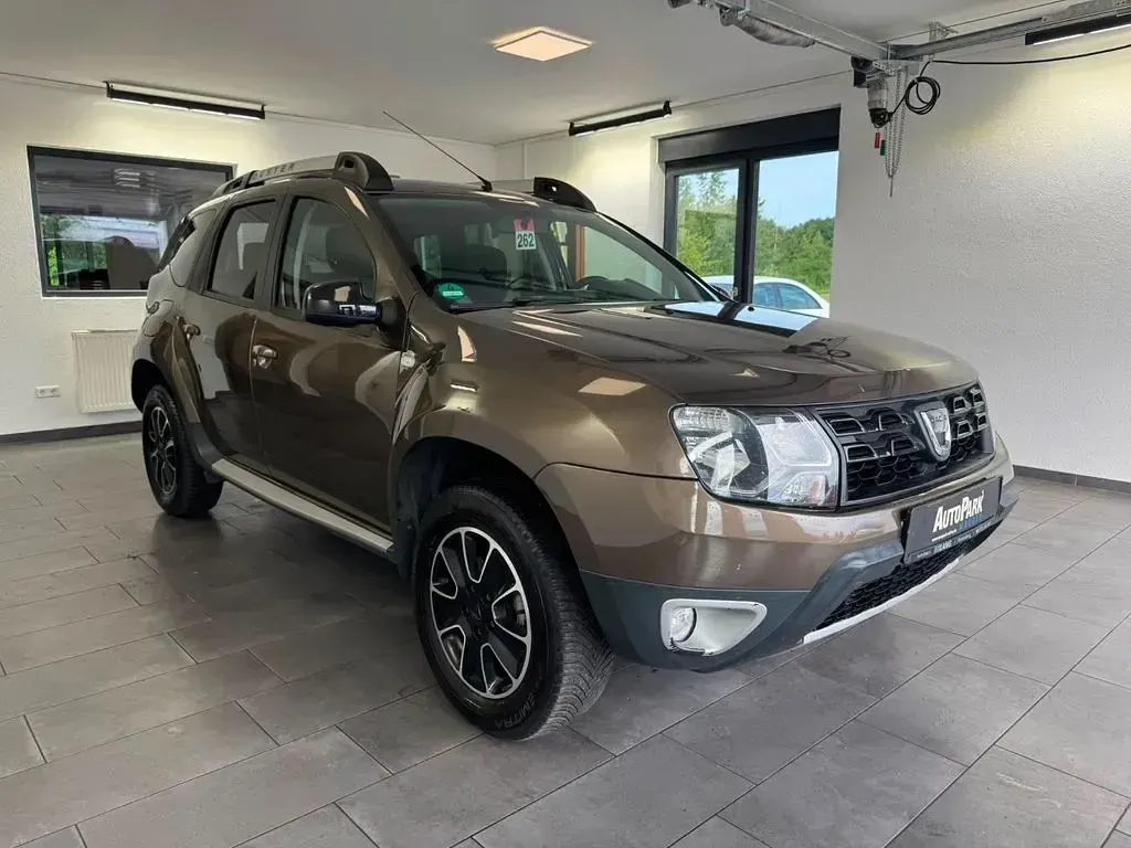 Gebraucht Dacia Duster Black Shadow 109 PS (80 kW) 2017 Braun SUV