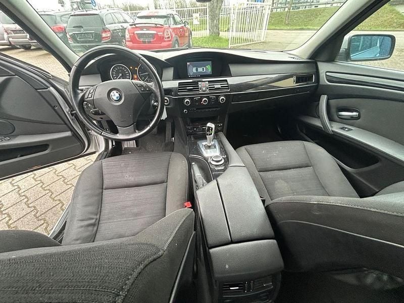Gebraucht BMW 525 Advantage 197 PS (144 kW) 2007 Silber Limousine