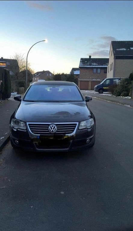 Braun Gebraucht 2008 VW Passat Individual Limousine | 4.200 € (Guter Preis) - Bild 1/4