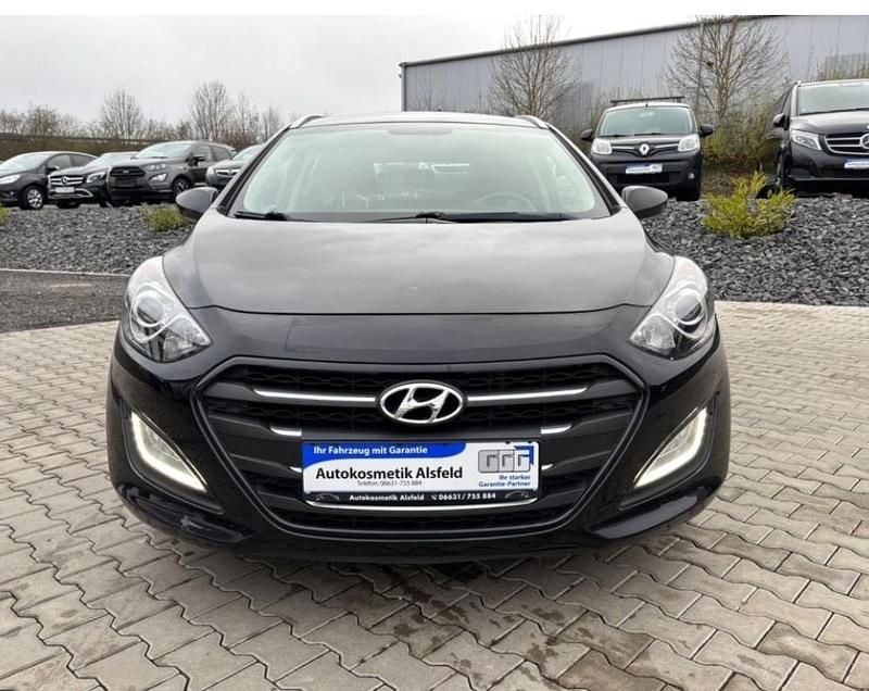 Schwarz Gebraucht 2016 Hyundai i30 Kombi | 6.999 € (Guter Preis) - Bild 1/4