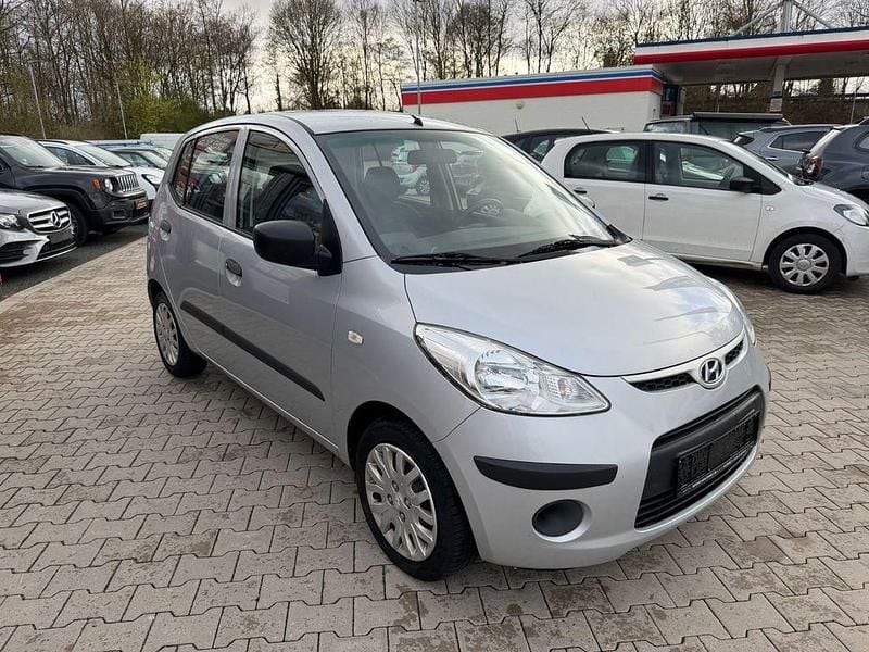 Gebraucht Hyundai i10 Edition+ 67 PS (49 kW) 2011 Silber Kleinwagen