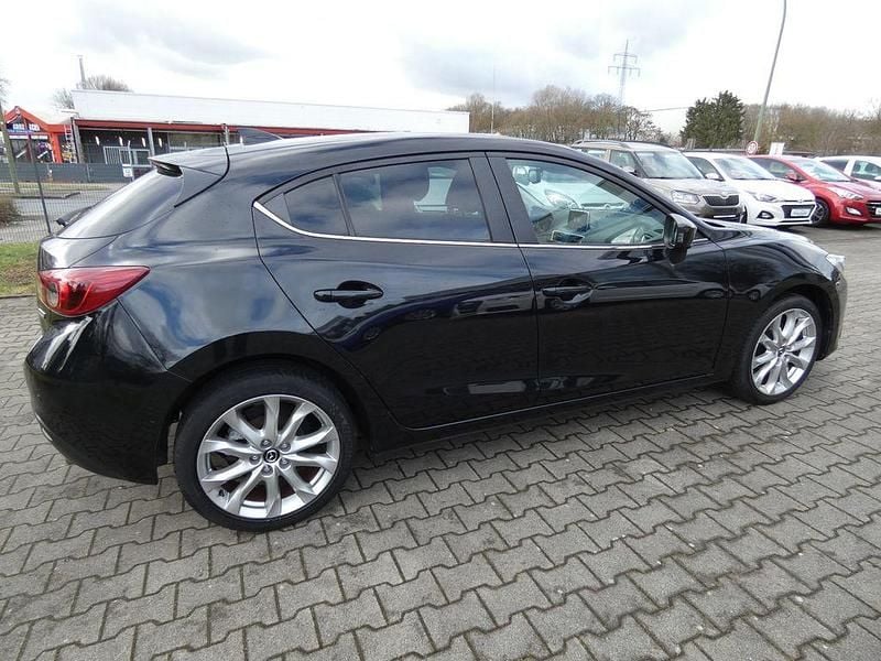 Gebraucht Mazda 3 Sports-Line 105 PS (77 kW) 2016 Schwarz Limousine