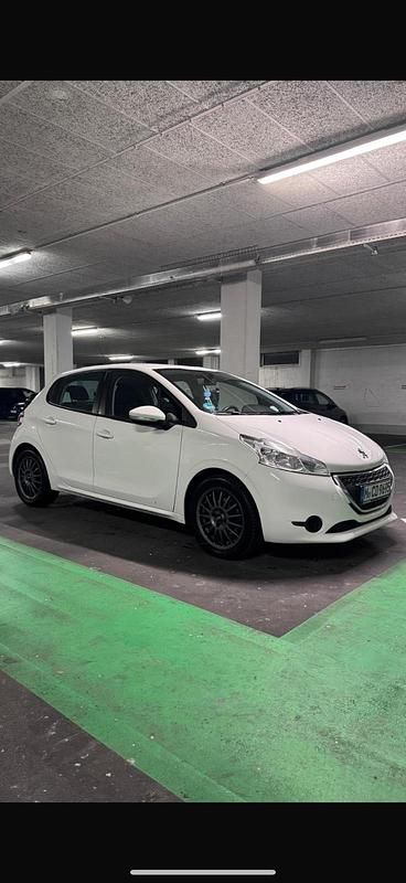 Gebraucht 2014 Peugeot 208 Kleinwagen | 5.100 € (Superpreis) - Bild 1/4