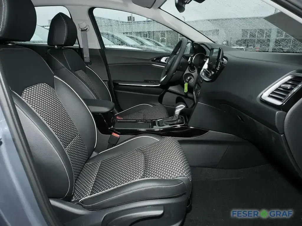 Neu Kia XCeed Comfort 150 PS (110 kW) 2026 Zilinaschwarz SUV