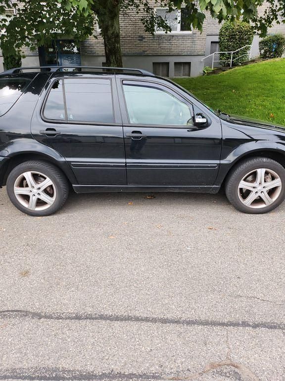 Gebraucht Mercedes ML350 235 PS (172 kW) 2004 Schwarz SUV