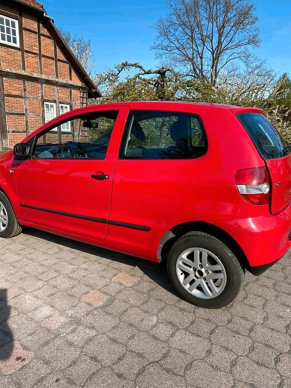 Usata VW Fox 72 CV (52 kW) 2006 Rosso Utilitaria