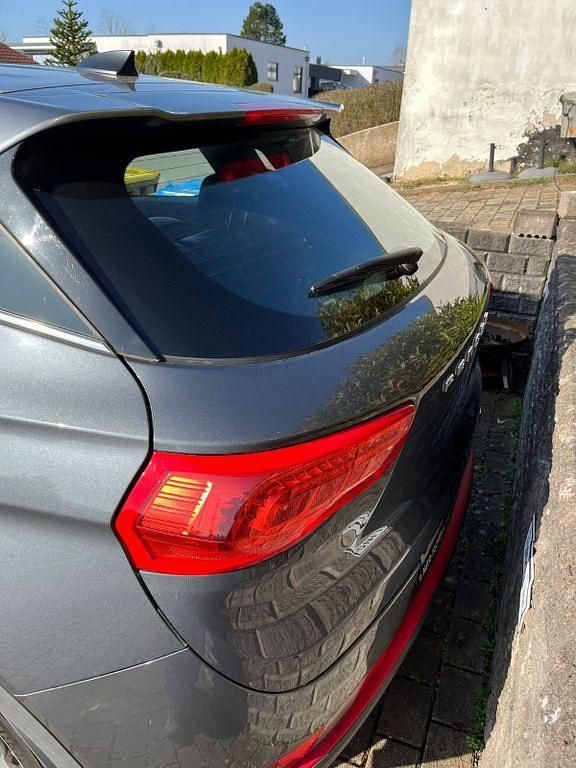 Gebraucht DFSK Fengon 105 PS (77 kW) 2024 Silber Limousine