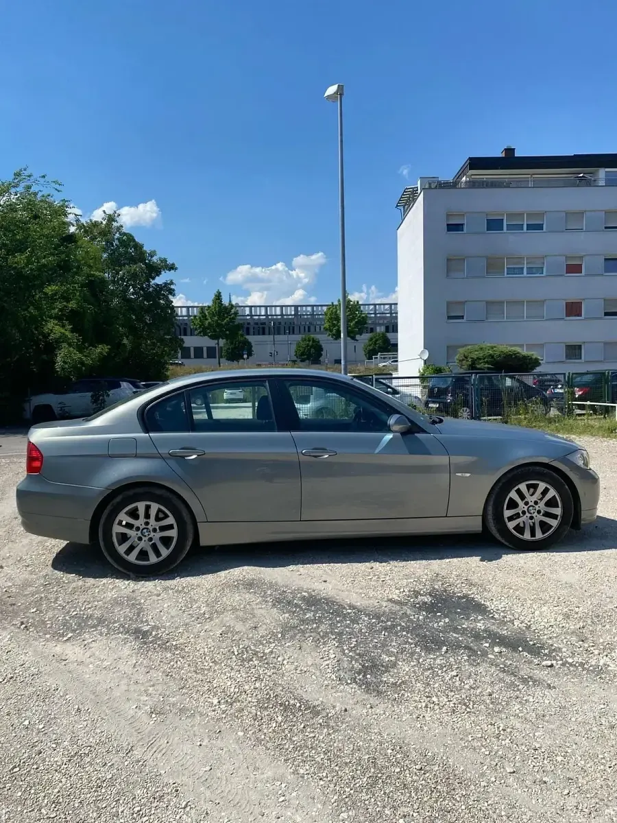 Gebraucht BMW 318 143 PS (105 kW) 2007 Silber Limousine