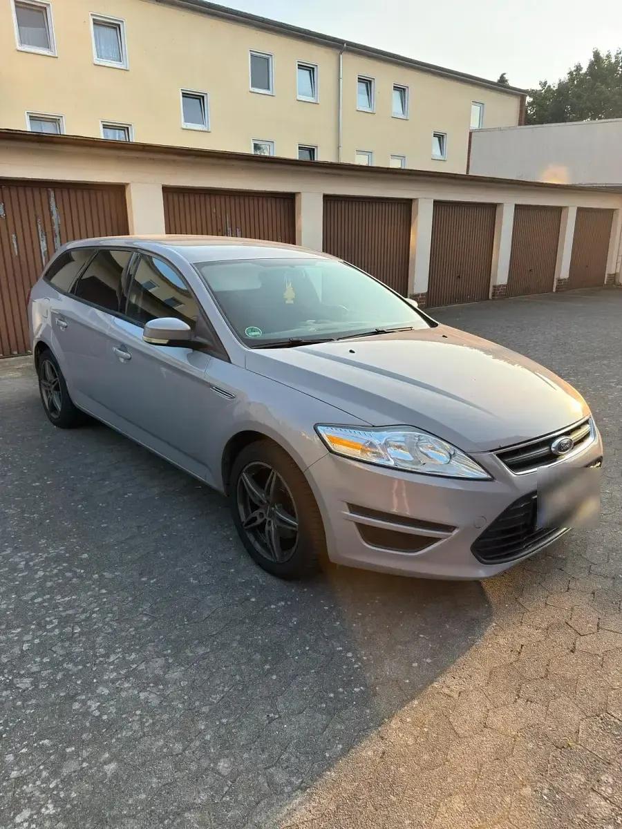 Gebraucht Ford Mondeo 140 PS (102 kW) 2010 Silber Kombi