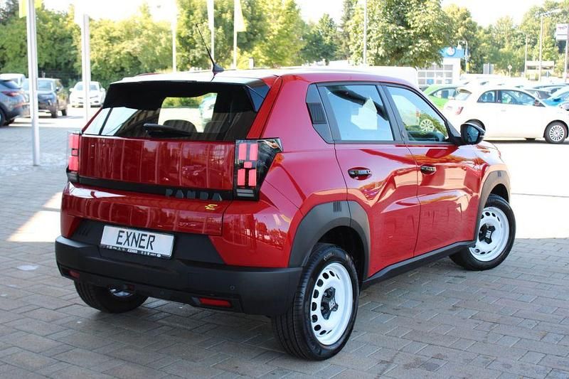 Gebraucht Fiat Grande Panda Red 83 kW (113 PS) 2025 Rot Kleinwagen