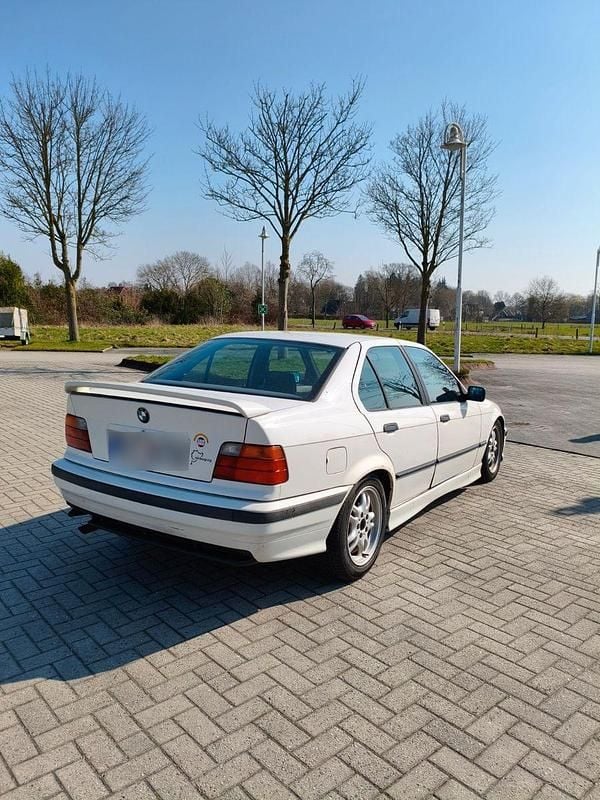 Gebraucht BMW 318 Performance 116 PS (85 kW) 1993 Weiß Limousine
