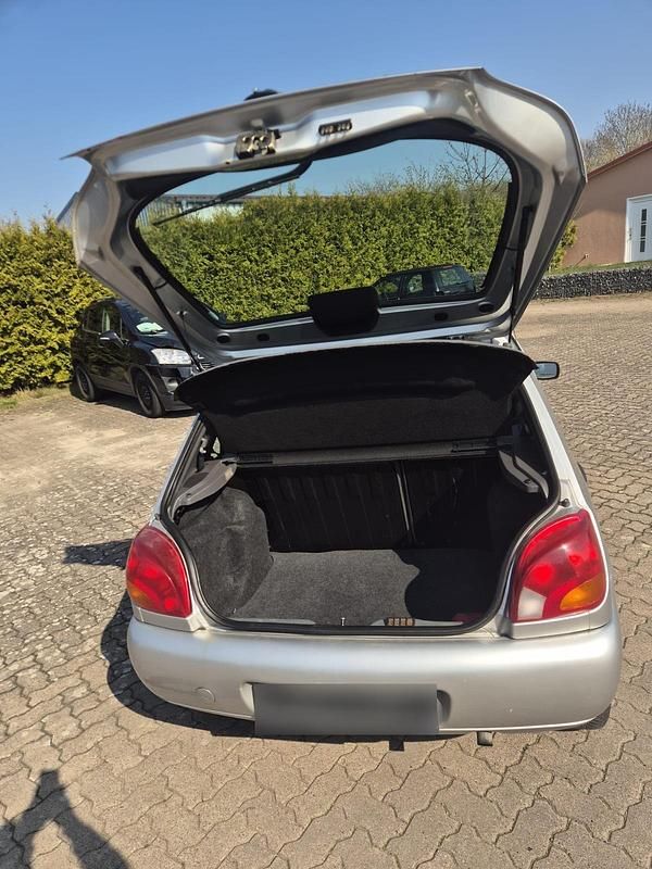 Second-hand Ford Fiesta 1999 Argintiu Hatchback