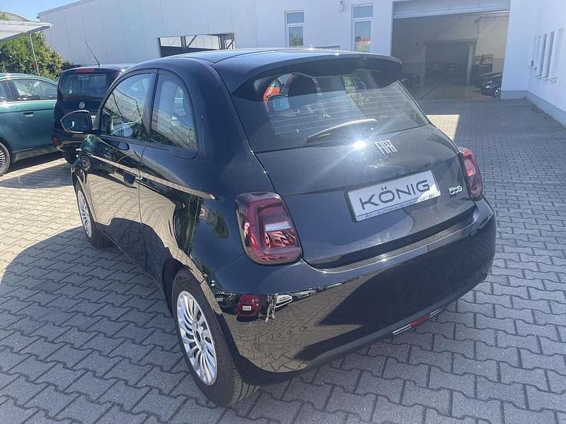 Gebraucht Fiat 500e 86 kW (118 PS) 2023 Schwarz Kleinwagen
